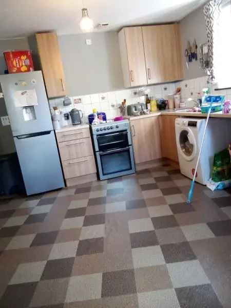 Flat For Rent in Ashford, England