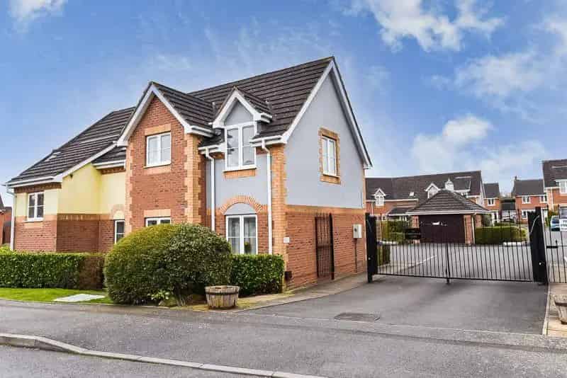 2 Bedroom Apartment for Sale Warren House Court