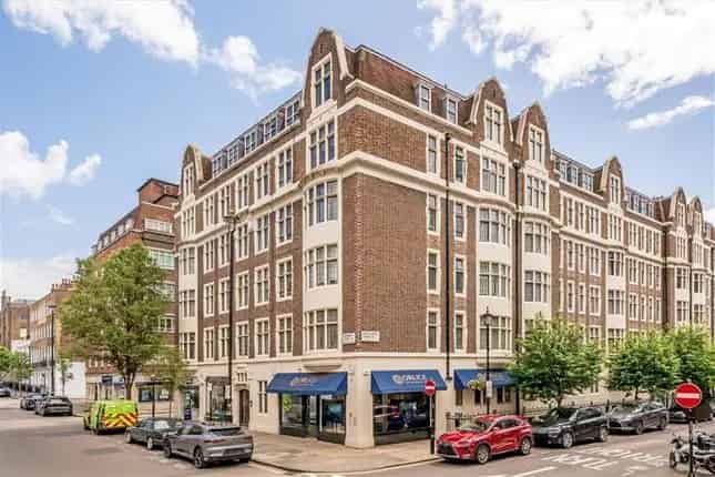 Flat for sale in Weymouth Street, Marylebone W1G