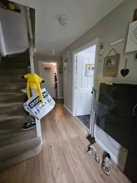 2 Bed Semi Detached House Near Winnersh Train Station