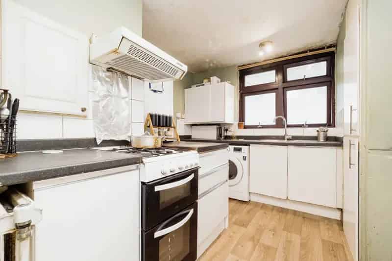 Spacious 2-Double Bed Flat St Marys Court Investor Opportunity