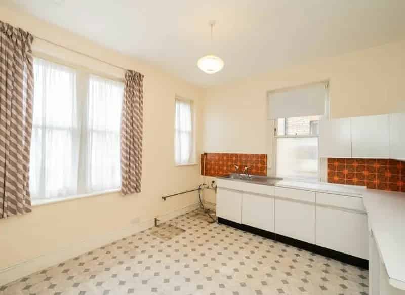Flat For Sale , Castellain Road, London, England