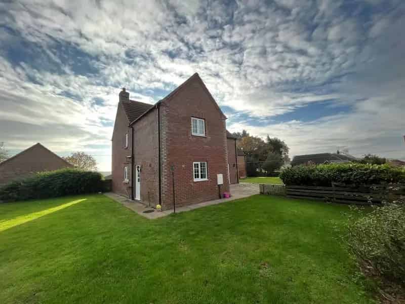 Modern Detached House and Bungalow on 16.46 Acres