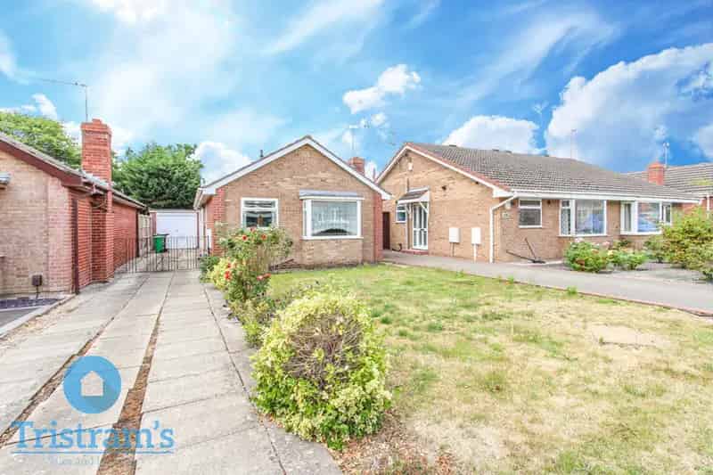 2 Bedroom Detached Bungalow House to Rent