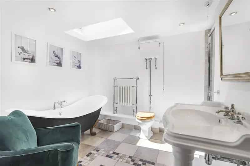3 Bedroom Barn Conversion Little Chesterton Detached