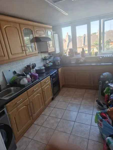 Flat For Rent in Stockport, England