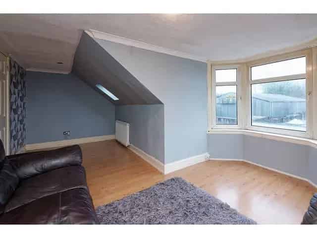 2 Bedroom Flat for Sale in Beith