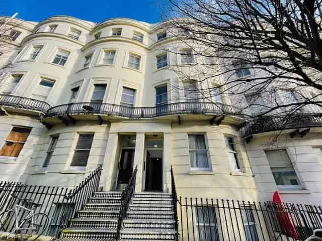 Hove Basement Flat Rental 21sqm Near Brighton Station