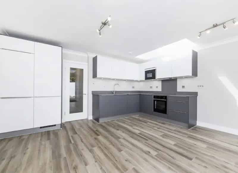 2 Bed 2 Bath Period Conversion Flat West Ealing Near Crossrail