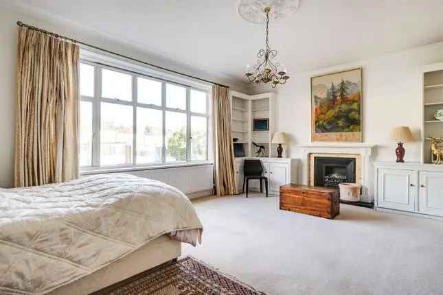 Flat for sale in Lindfield Gardens, Hampstead, London NW3