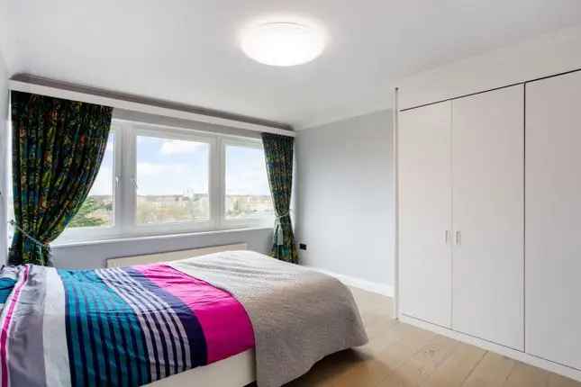 2-Bed Flat to Rent Somerset Road SW19