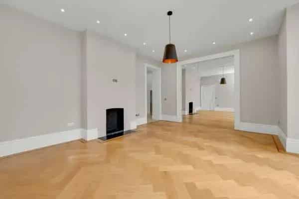 3-Bedroom Apartment in Weybridge