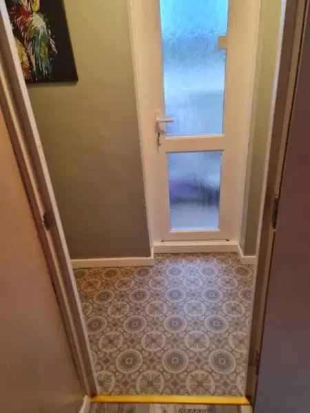 Flat For Rent in Newport, Wales