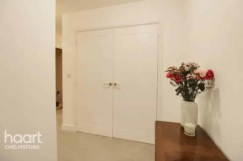 2 Bedroom Apartment for Sale - No Sale No Fee