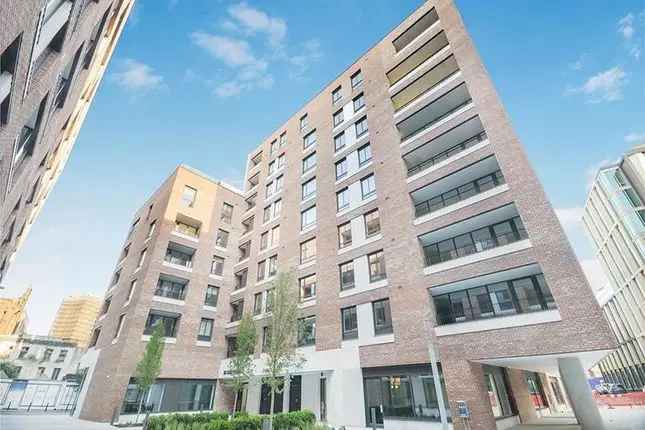 3-Bedroom Flat for Rent in Shoreditch Exchange London