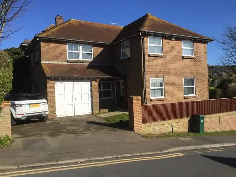 4 Bedroom Detached House for Sale in Woodingdean