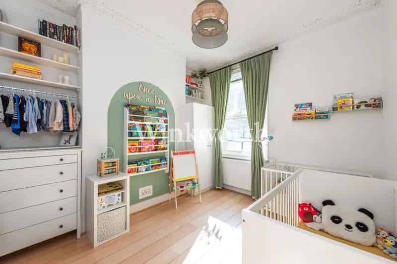 2 bedroom flat/apartment in London