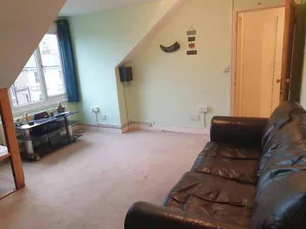 Studio Flat Ealing W5 Near Parks Tube Stations
