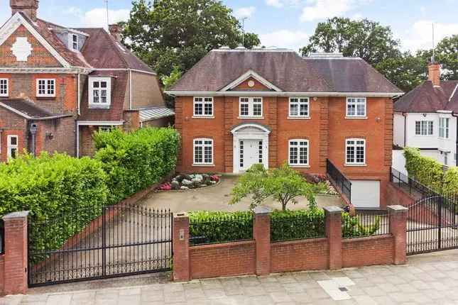 Detached house for sale in Hendon Avenue, London N3