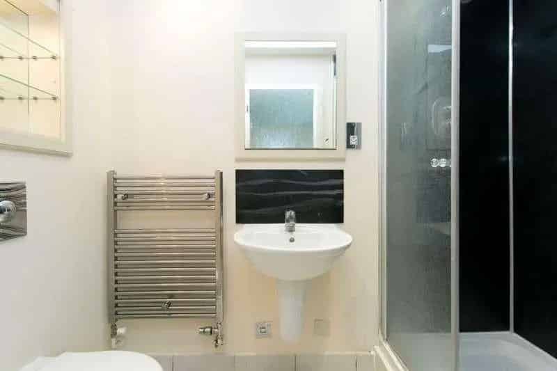 2 Bed 2 Bath Flat for Sale Near Canary Wharf