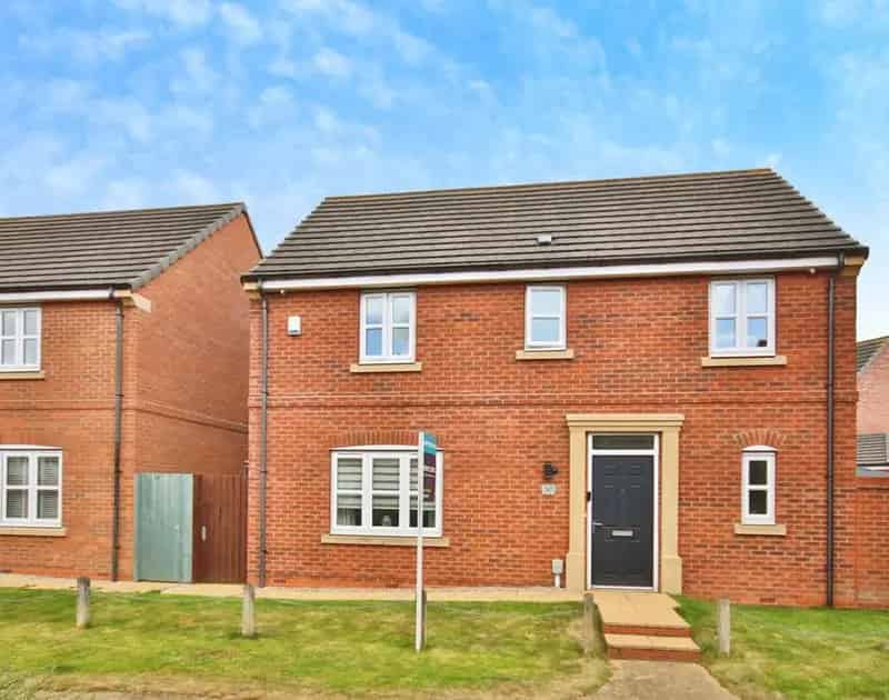 4 Bedroom Detached House for Sale Kingswood Development