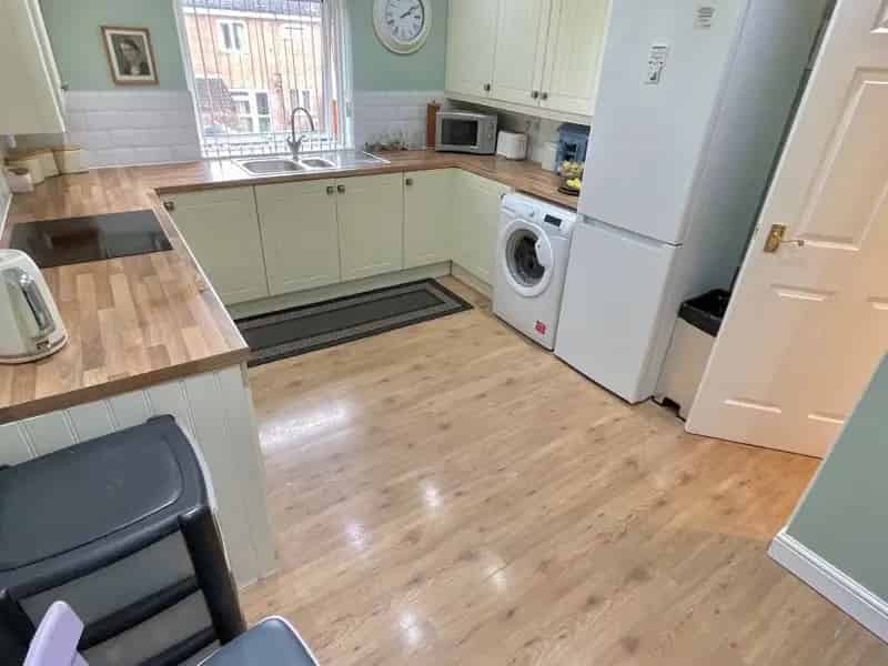 2 Bedroom Apartment House to Rent