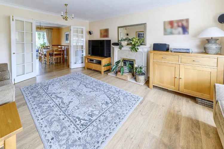 4 Bedroom Detached House for Sale in Bedford MK41