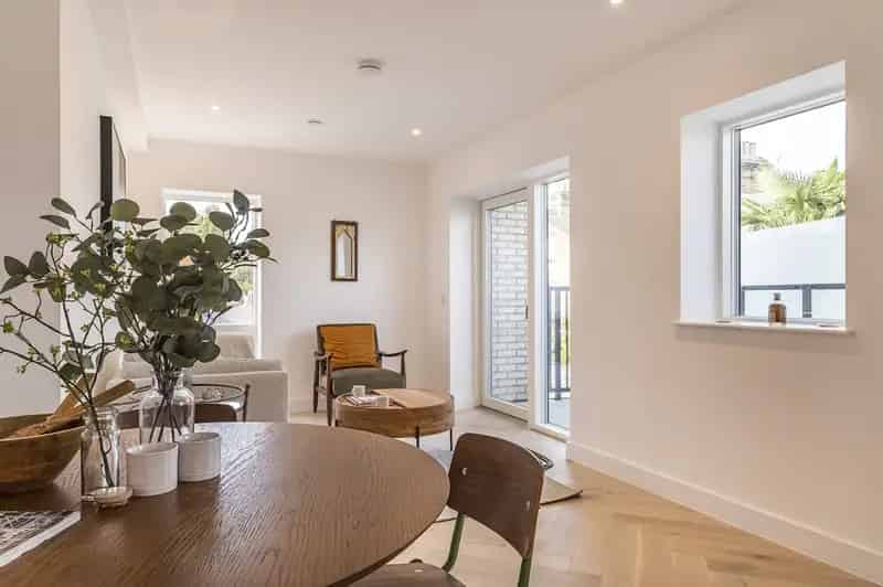2 Bedroom Flat for Sale in Battersea, London