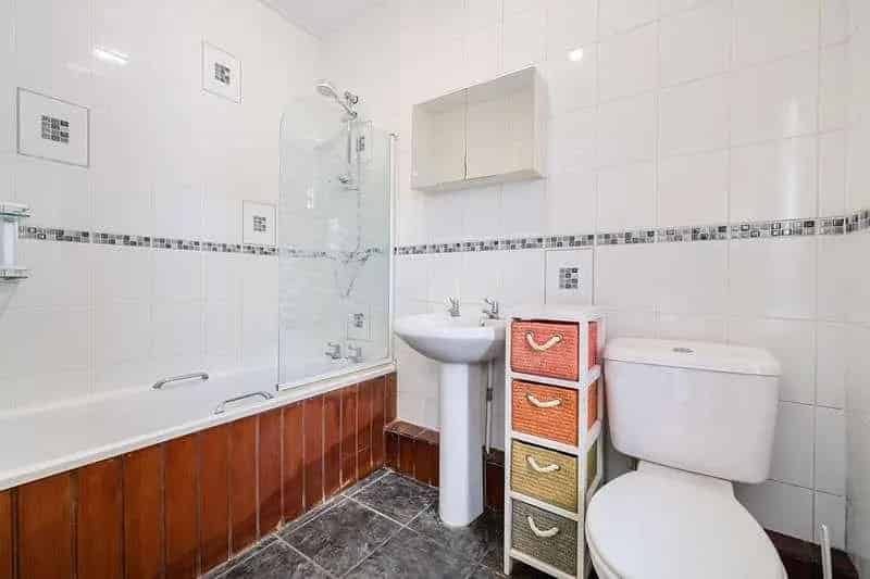 3 Bed Mid Terrace House For Sale