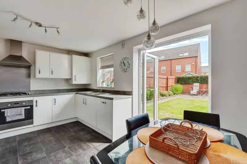 3 Bedroom Semi Detached House for Sale Liverpool L4