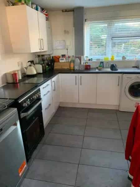 2 Double Bedroom House Needs Minor Decorating Large Garden