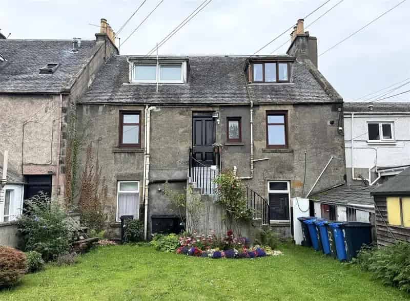 2 Bedroom Maisonette For Sale