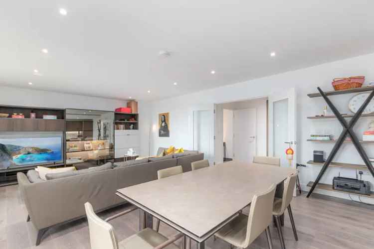 Apartment For Sale in London, England