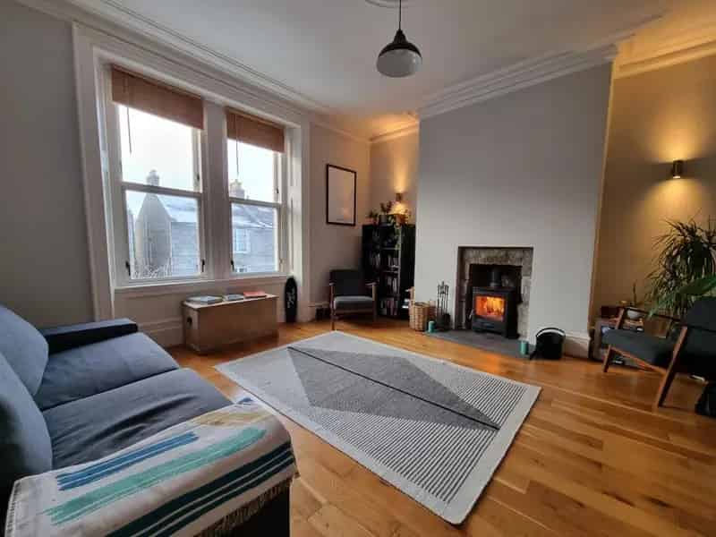 Charming First Floor Flat near Aberdeen Royal Infirmary