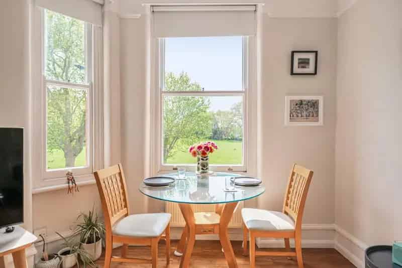 Spacious 2-Bedroom Flat with Park Views
