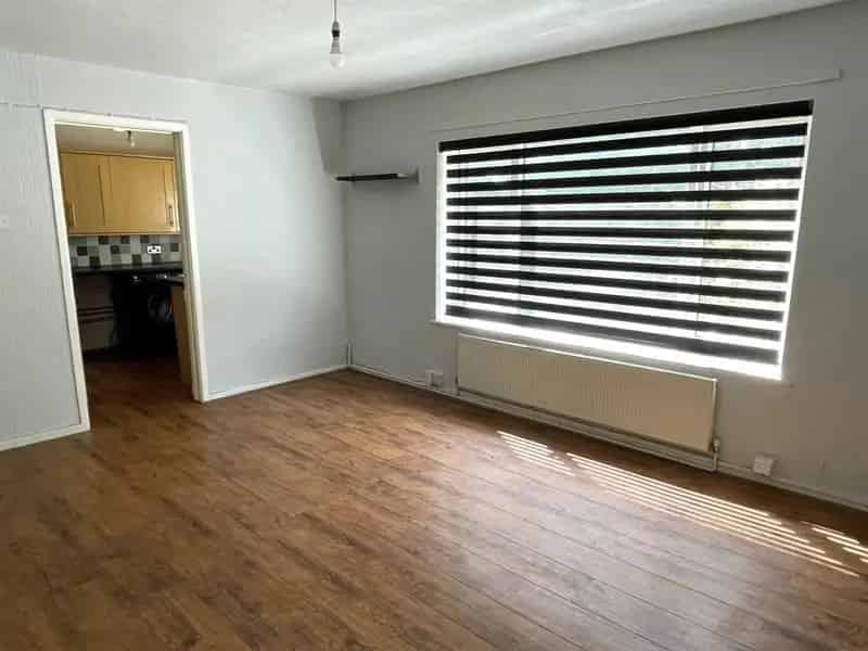 2 Double Bedroom Flat Investment Opportunity