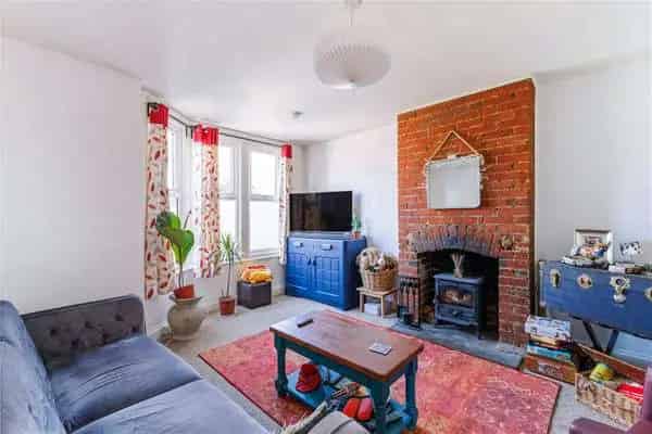 Victorian Cottage near Marlow Train Station - First-Time Buyer or Investment Opportunity