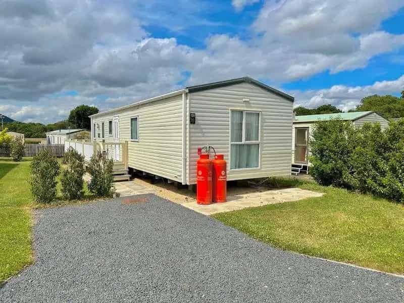 2 bed property for sale