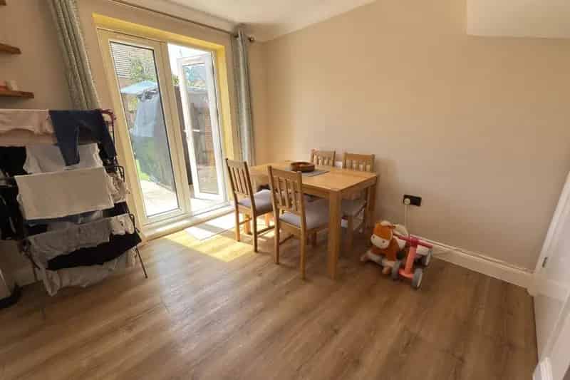 Three Bedroom Semi Detached House Lee on Solent