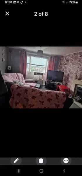 Large 2 Bed Flat with 3 Storage Cupboards