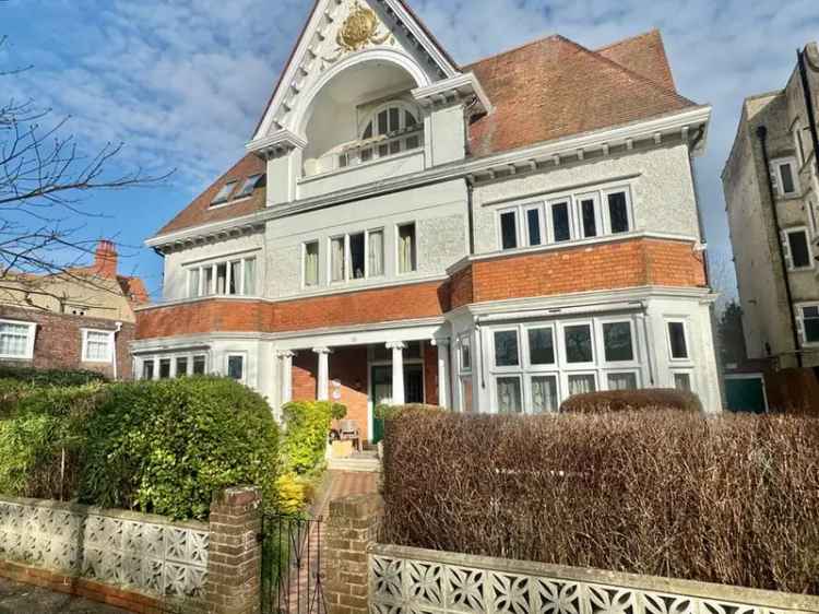 2 Bedroom Flat for Sale Folkestone Kent CT20