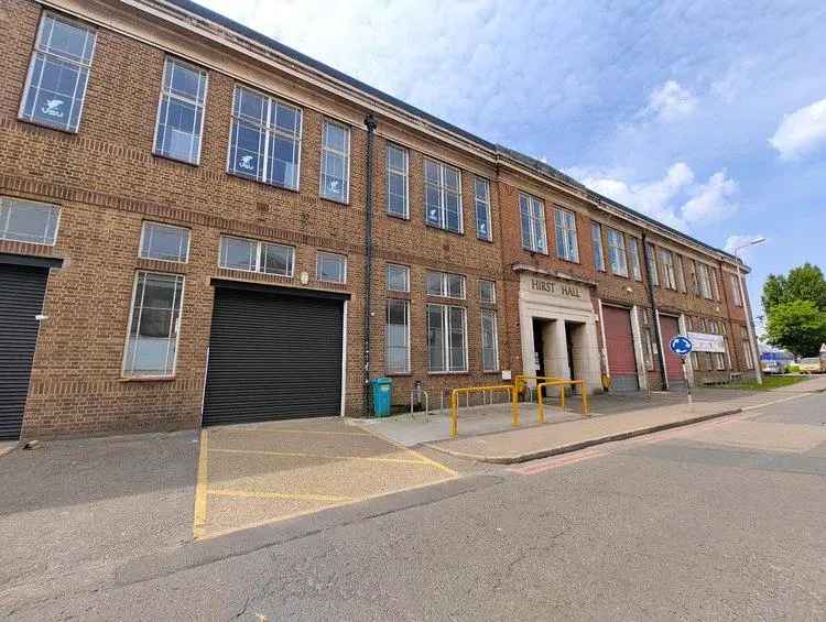 Warehouse Unit To Let - 3 Phase Power, Loading Bay, 24 Hour Access