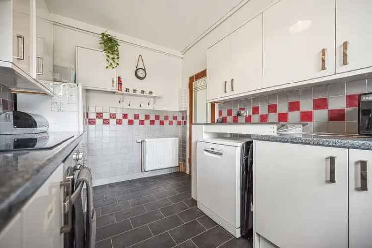 2 Bedroom Semi-Detached Villa Glasgow Old Pollok