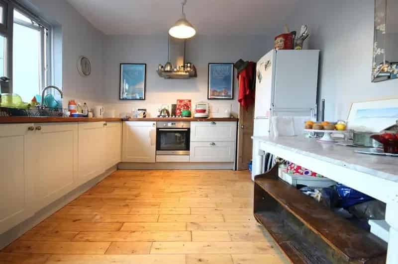 2 Bed Mid Terrace House with Loft Room and Large Garden
