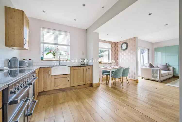 House For Sale in London, England