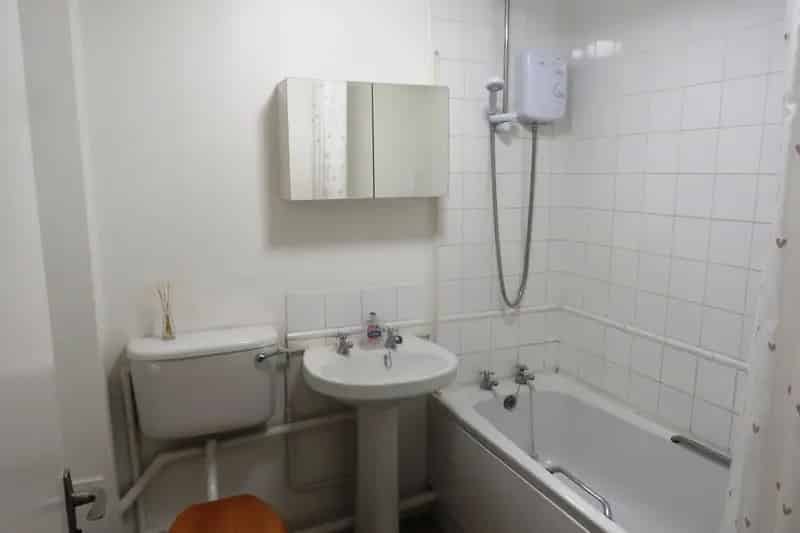 One Bedroom Apartment Near Hoddesdon Town Centre