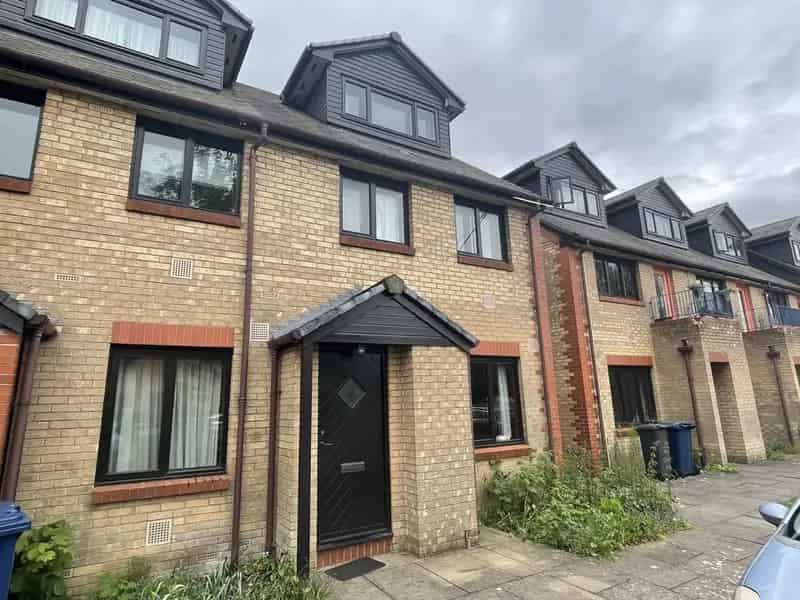 2 Bedroom Maisonette To Rent