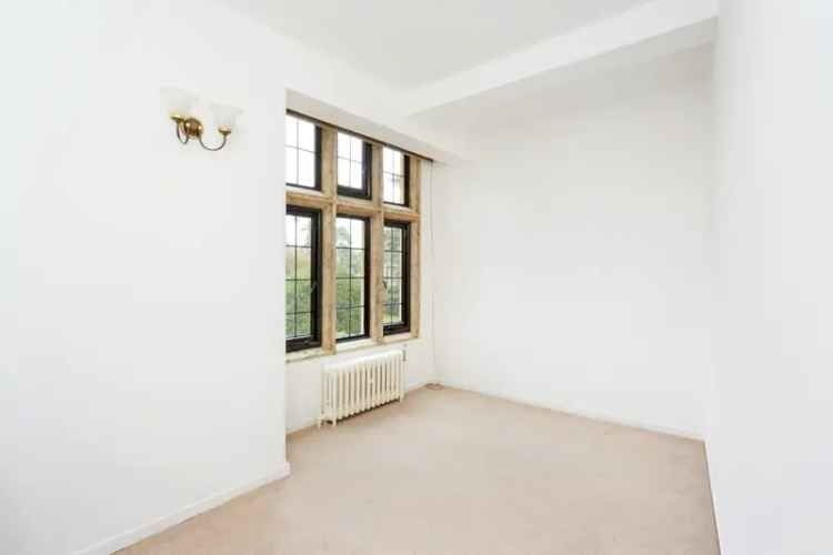 3 Bedroom Flat to Rent in Listed Mansion House