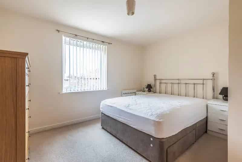 2 Bedroom Furnished Apartment Near York City Centre