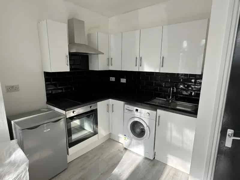 4 Bedroom Flat to Rent